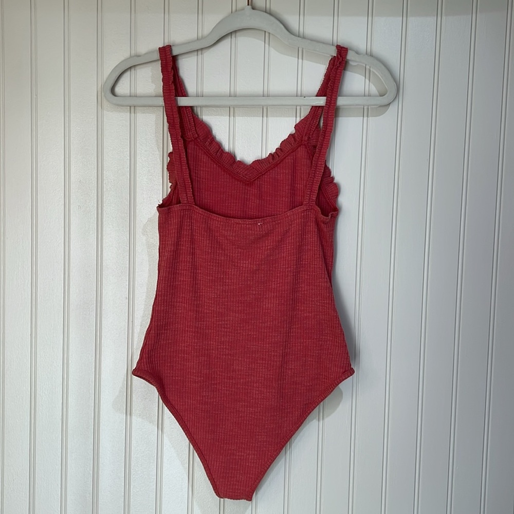 POL women’s Ribbed Ruffle Cami Bodysuit NWOT - Picture 5 of 11